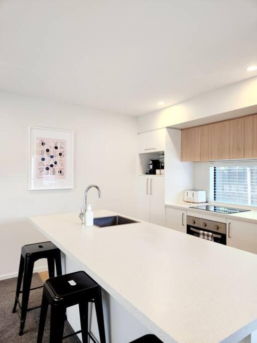 Central Home With Internal Garage - Close To Cbd! Christchurch Exterior photo